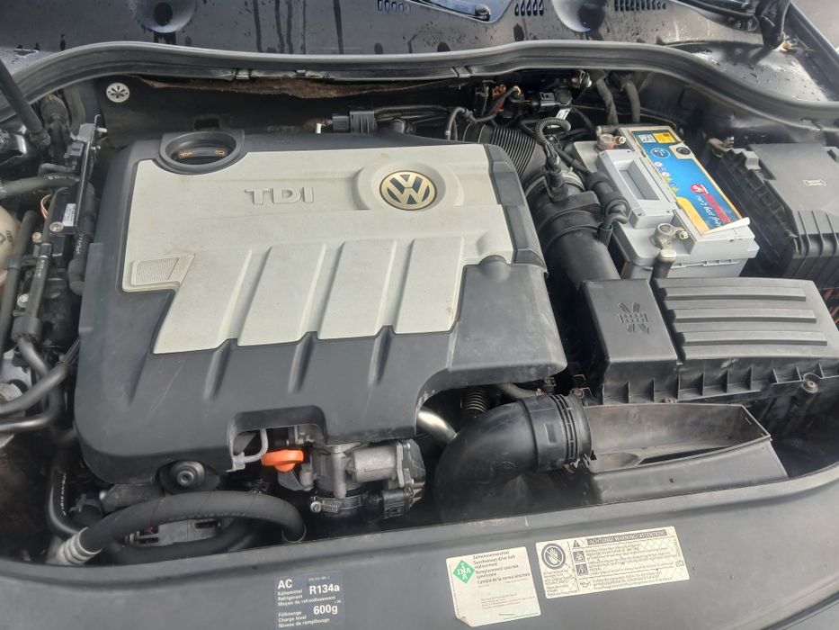 Dezmembez Passat B6 2.0 TDI 2009