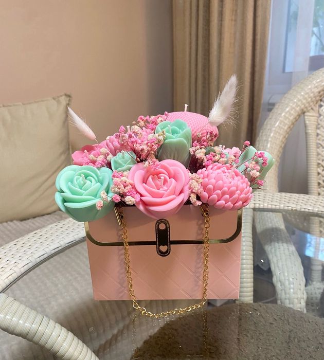 Букети , форми и чаши от свещи. Подарък за всеки повод