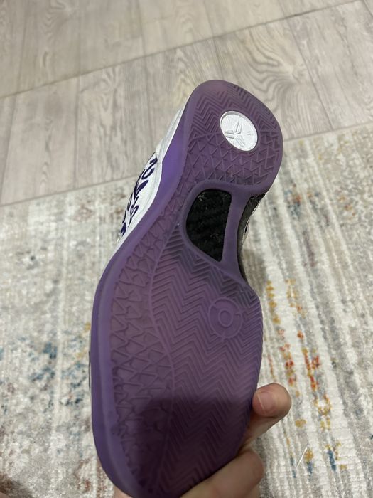 Продам кроссовки