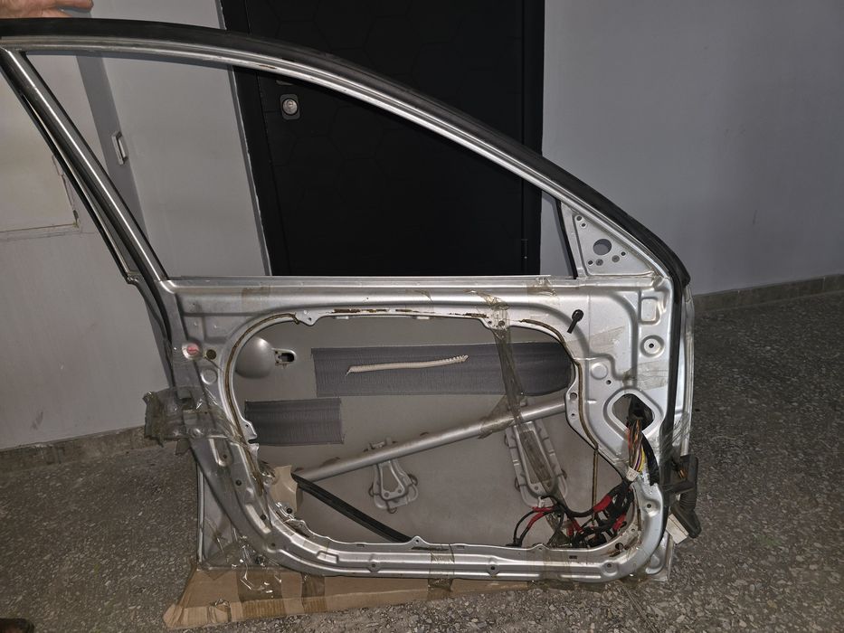 Продам дверь для Hyundai Avanta