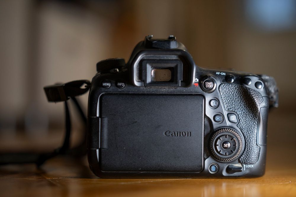 Aparat foto Canon 6D MK2