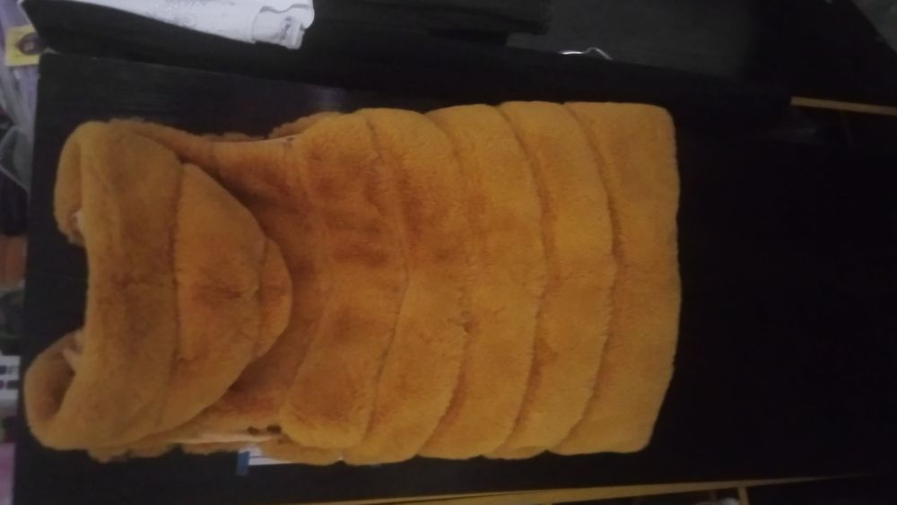 Vând vestă de blană