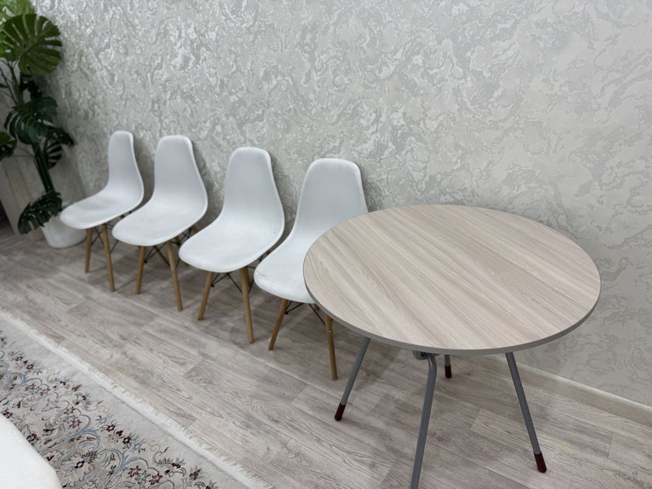 Стол со  стульями