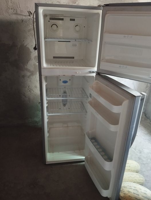 Продам холодильник