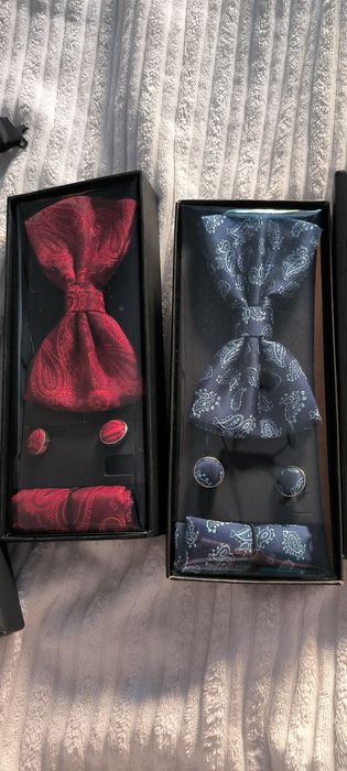 Set papion cu butoni și batista