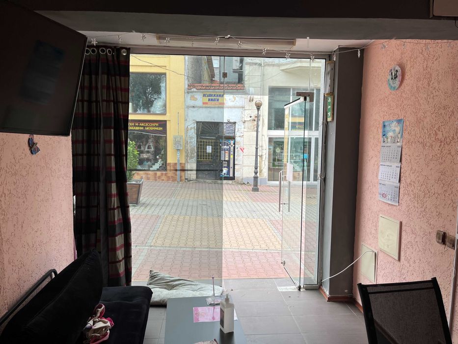 Дава се под наем Магазин в Шумен, Център - 30 кв.м за 255 € - Снимка #8