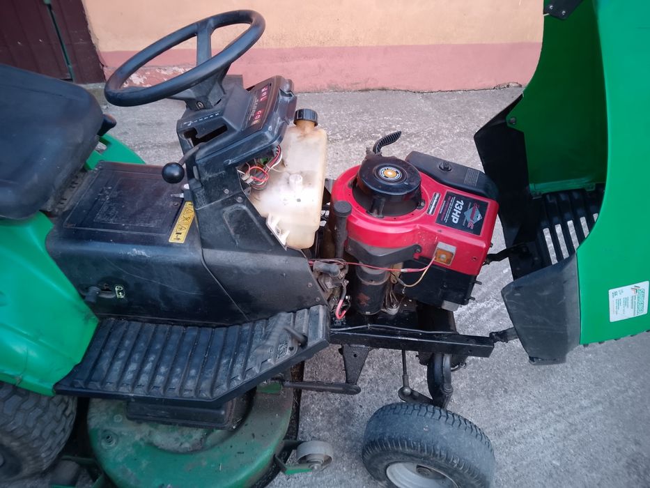 Tractoraș gazon 15 hc