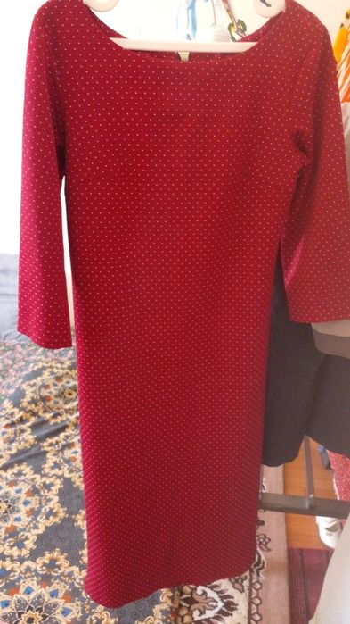 Kiyimlar sotiladi hammasi 500 000 sum