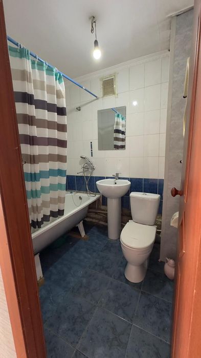 Сдаётся 1.5( Бурова 20) за 100000.