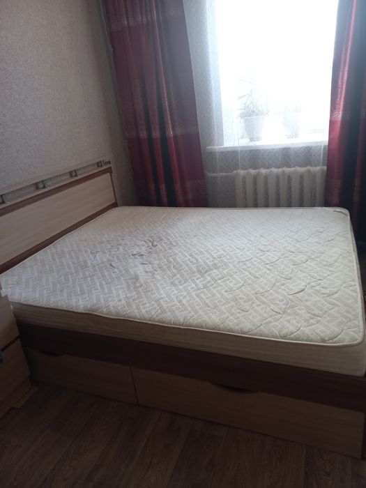 Продам двуспальнию кровать
