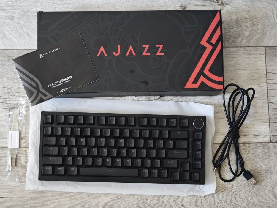 Продам клавиатуру ajazz ak820