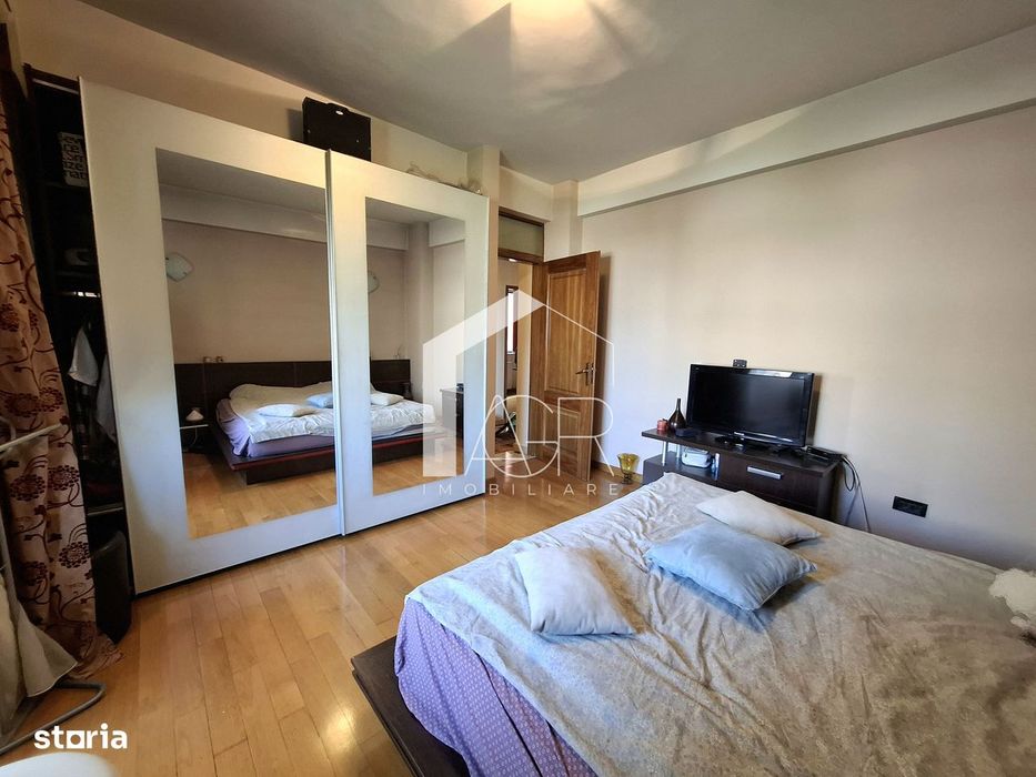 Apartament cu 4 camere, in vila, zona Democratiei
