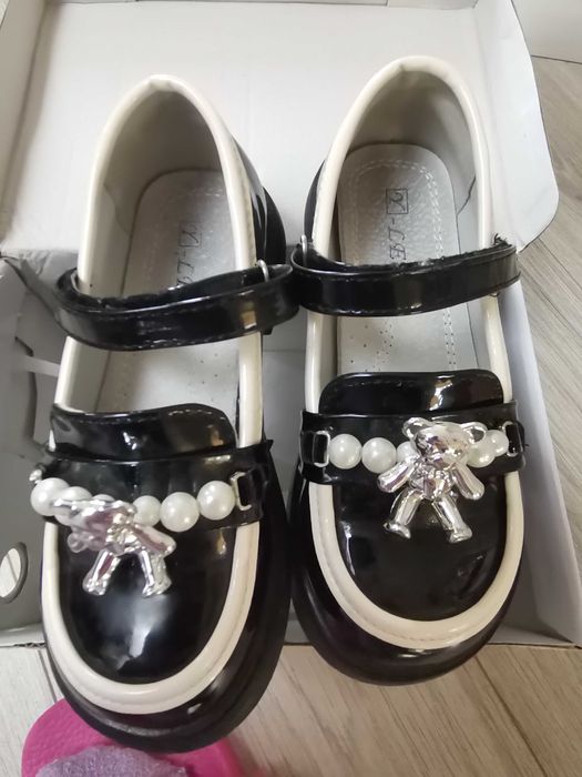 Vând pantofiori fetite și tenesi