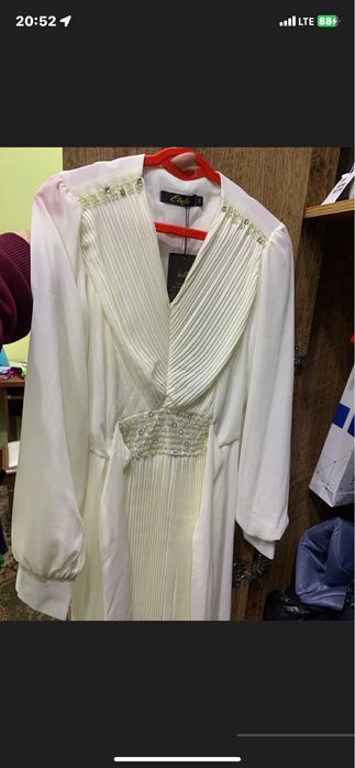 Новое платье длинное, шифоновое.