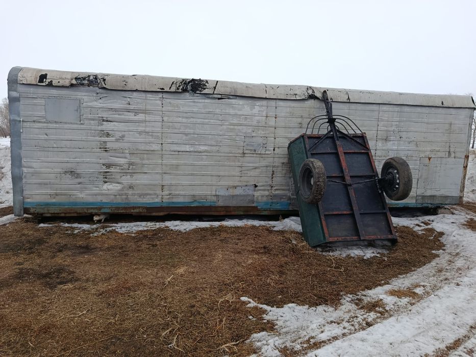 Продам вагончик 2,5 на 8