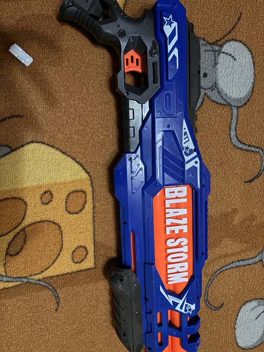 Робот и бластери