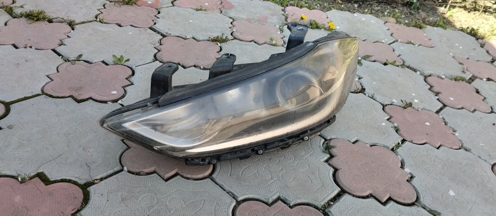 Продам фара левая на Элантру