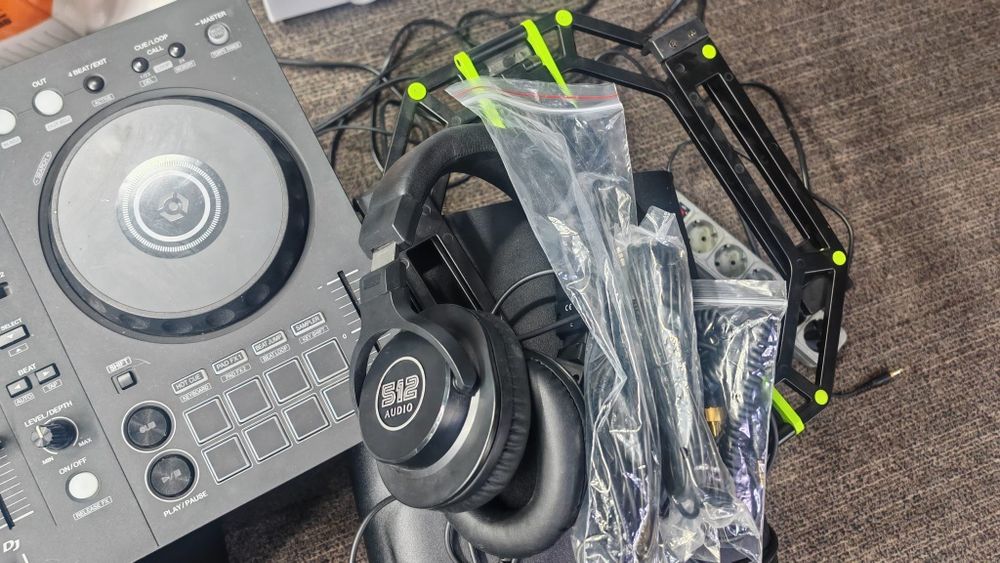 Sistem sunet studio complet Pioneer DDJ FLX4 plus difuzoare casti si accesorii