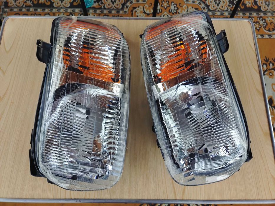 Фарове за Ford Escpe 01-03