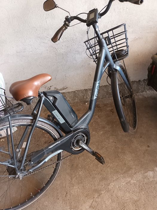 Bicicletă electrică asistată Bosch