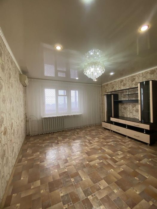 Продаётся 3 комн Строитель