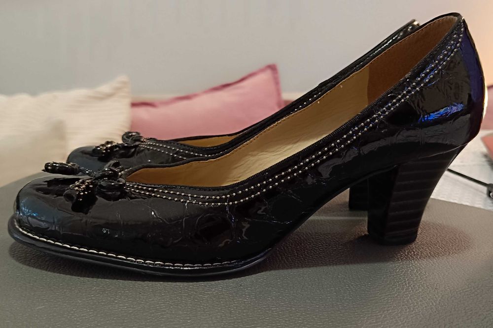 Дамски обувки Clarks /нови/
