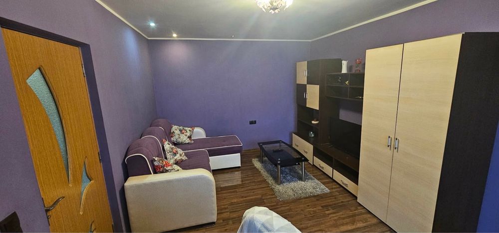 Inchiriez apartament