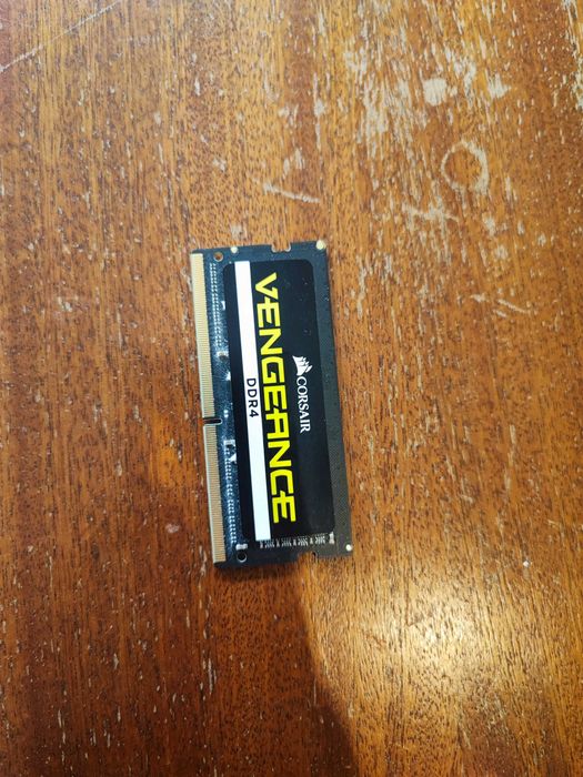 RАМ Памет за Лаптоп 4GB DDR4 2400 Corsair Vengeance