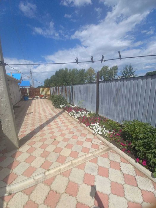 Продам 2 квартирный дом