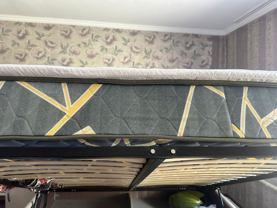 Продается кровать 180*200