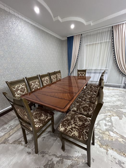 Стол стульясымен сатылады!!!