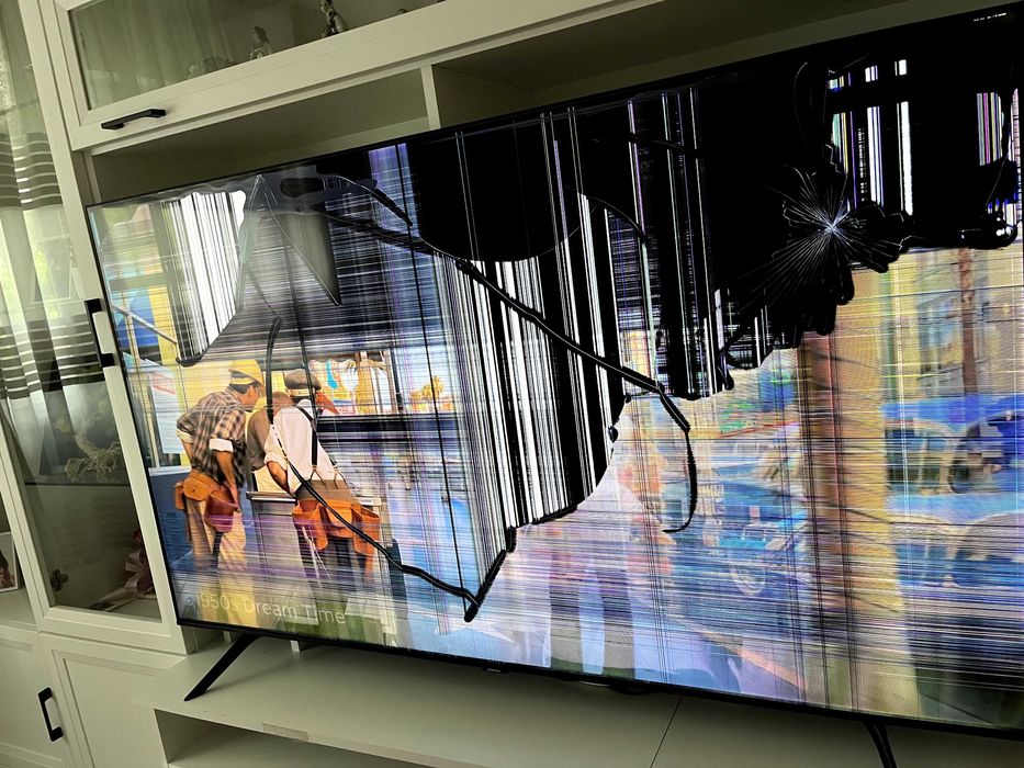 Samsung 65” UE65TU8072 – defect display, pentru piese