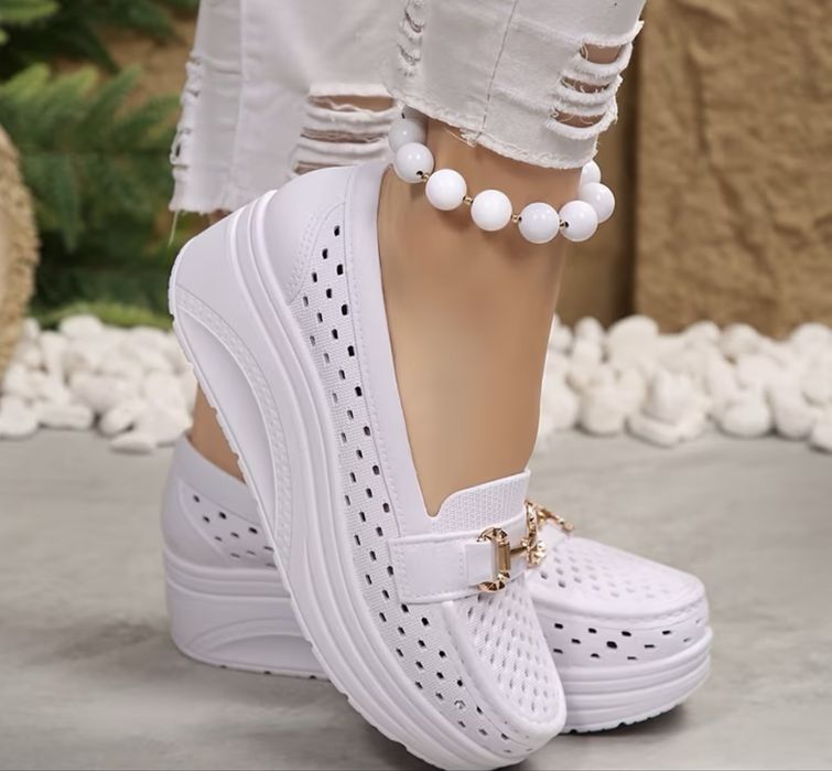 Pantofi platforma comozi  albi