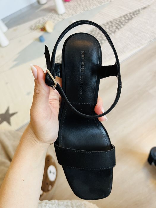 Sandale negre stradivarius