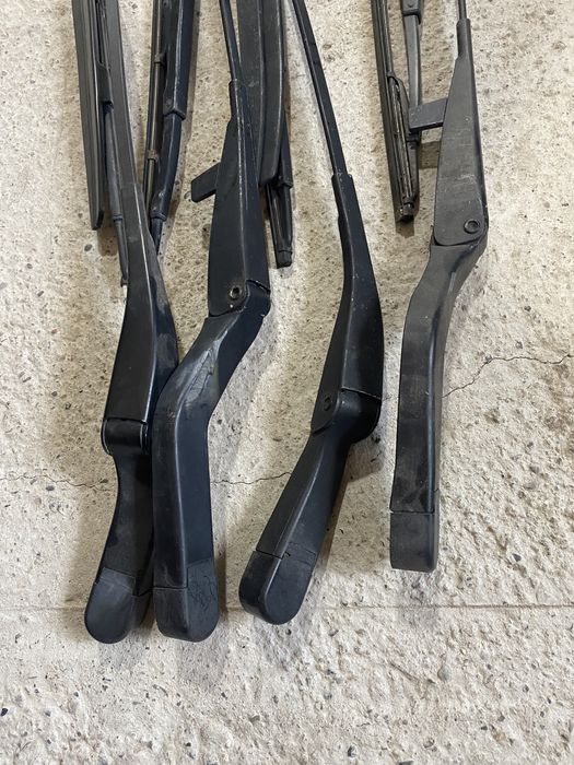 Дворники (поводки) BMW e34