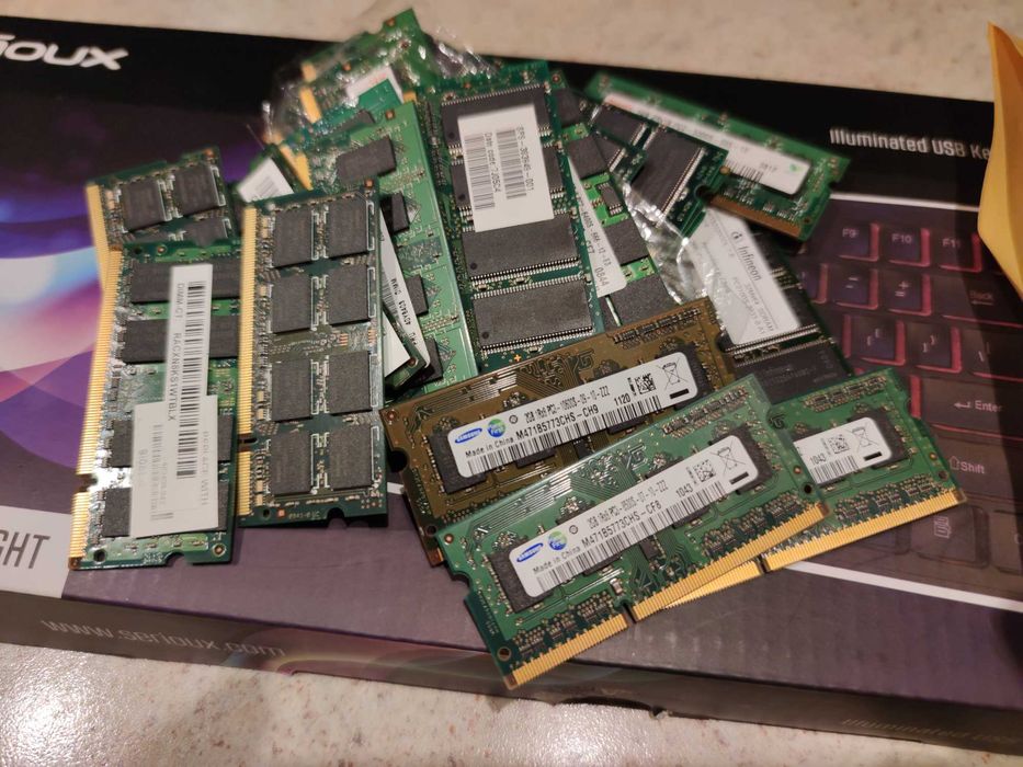 Vând tastatura iluminata Rainbow 9500i