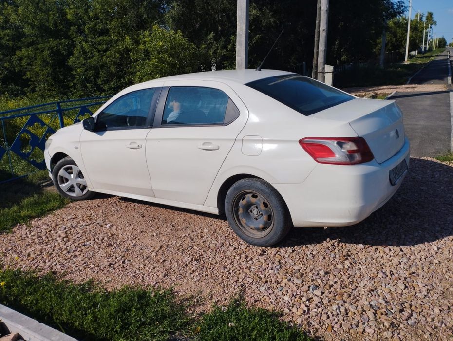 СРОЧНАЯ ПРОДАЖА машина Пежо 301