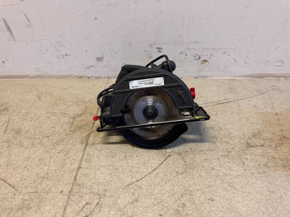 052131	Циркуляр ръчен Ø185mm 1300W RD-CS31