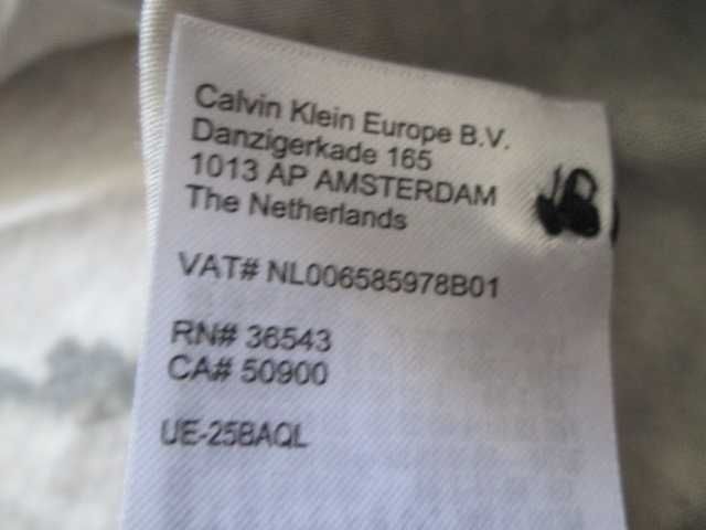 Calvin Klein нова, с етикет мъжка лятна риза от 100% вискоза.