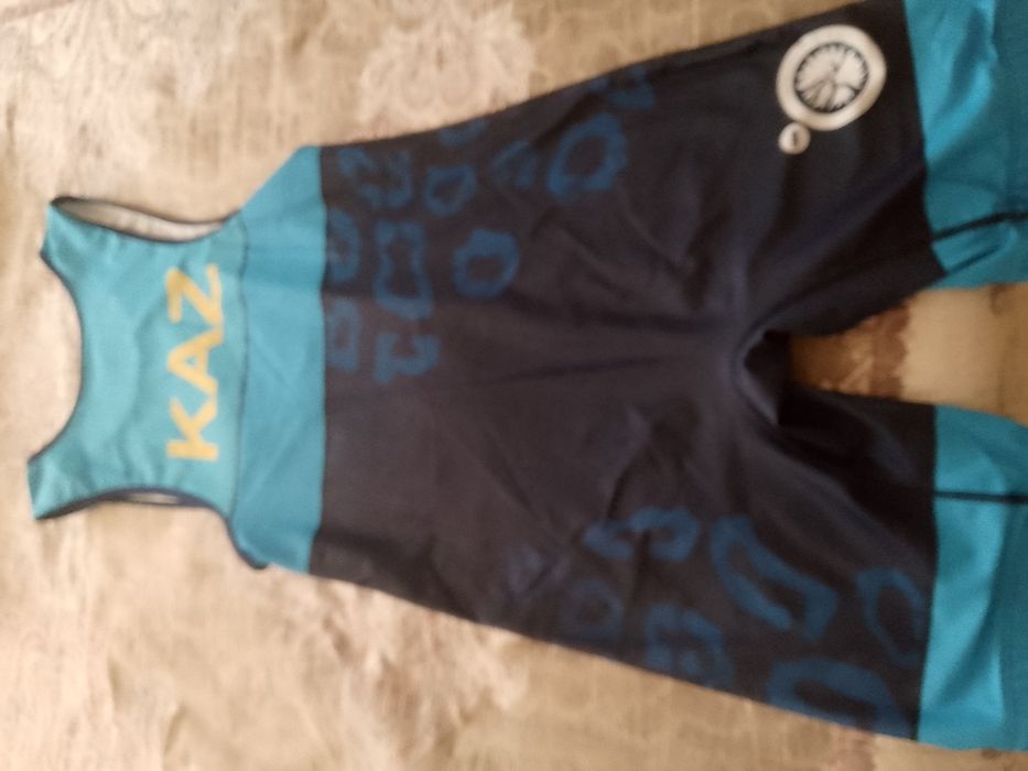 Продам борцовское трико,с борцовками