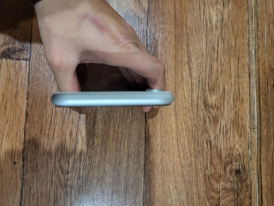 Телефон iPhone xr срочно срочно