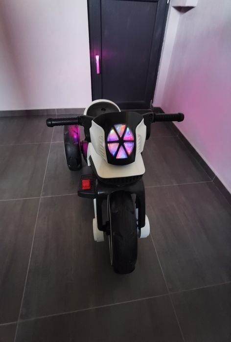 Motocicleta electrica de politie pentru copii