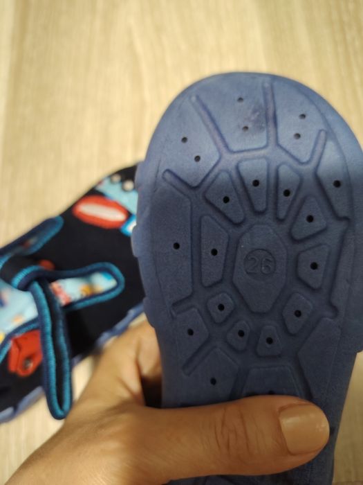 Детски пантофи много запазени