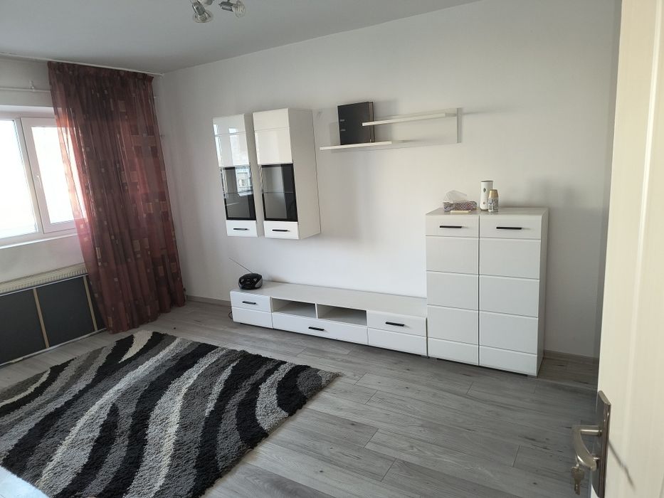 Închiriez apartament 2 camere decomandat Bulevardul București, complet utilat și mobilat.