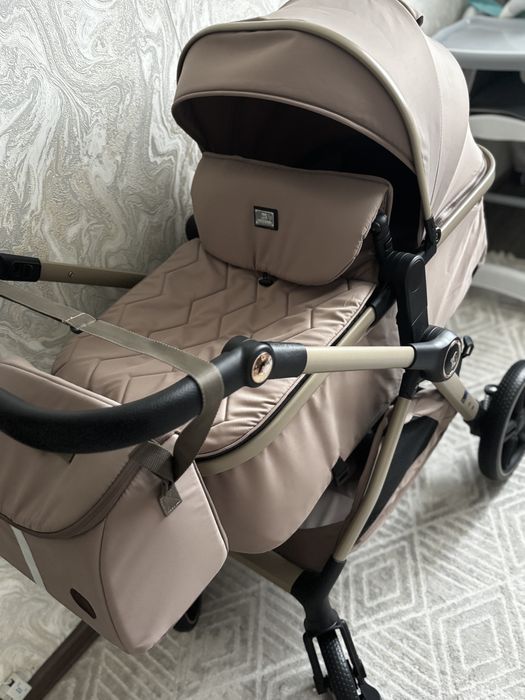 Продам коляску 2 в 1