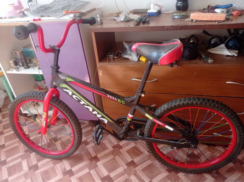 Велосипед как для мальчиков так и для девочек