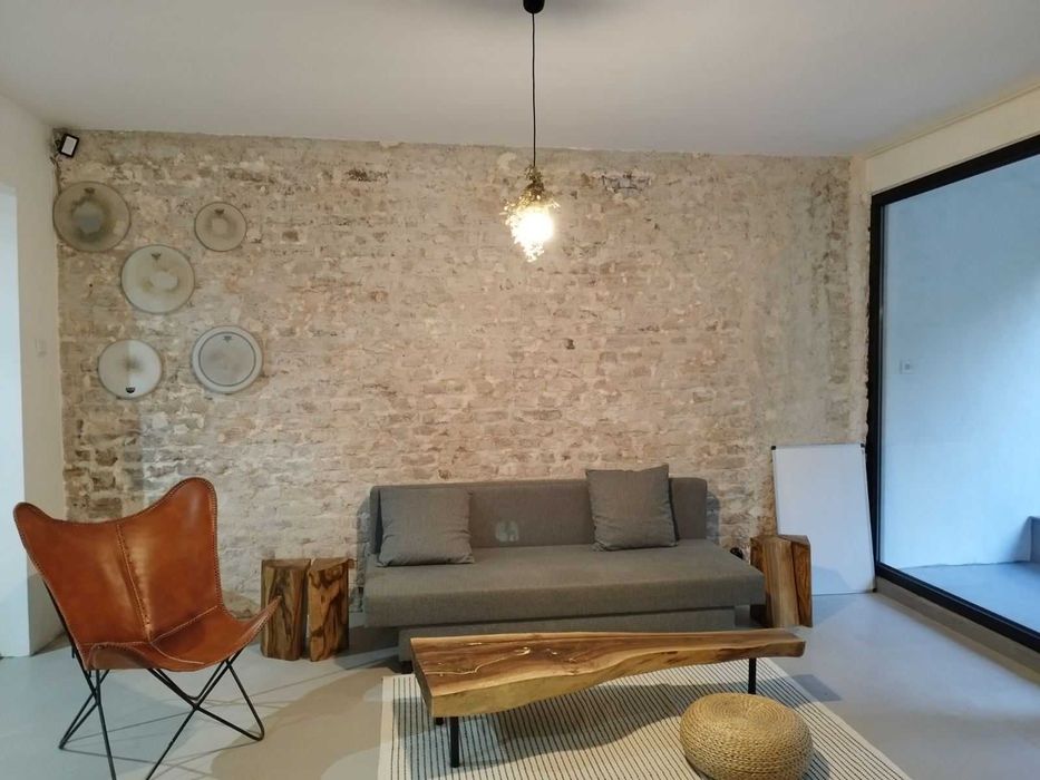 Дава се под наем Двустаен апартамент в София, Център - 72 кв.м за 880 € - Снимка #2