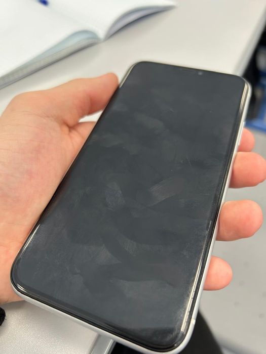 Айфон хр  64гб памяти