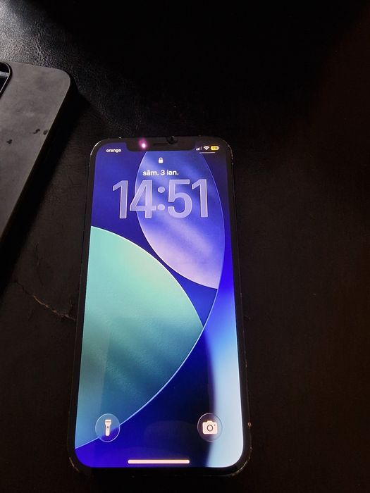 Vănd iphone 12 negru