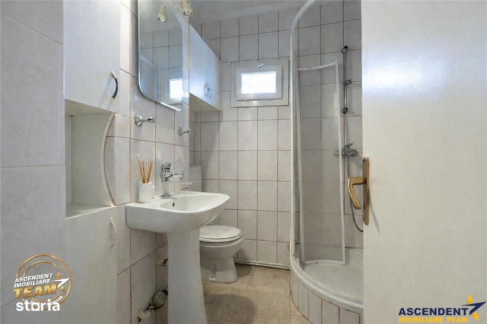 FILM:Apartament cu 4 camere,2 bai,2 balcoane,2 garaje,Targu Secuiesc,C